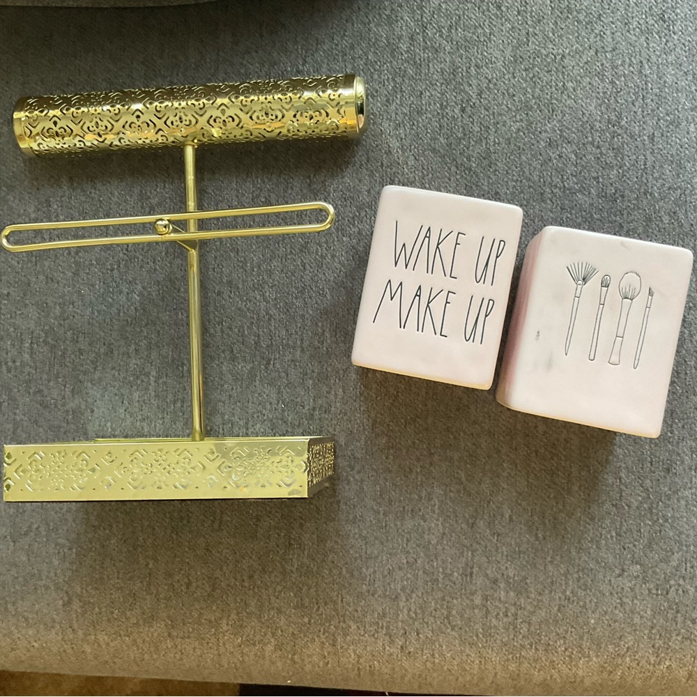 Make up and jewelry holders
